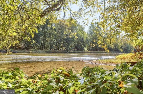 101 Shatto Dr, Carlisle PA  17013-2120 exterior