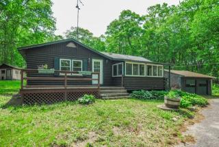29 Mount Hygeia Rd, Scituate, RI 02825-1434