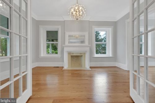 241 Kings Hwy, Tavistock NJ 08033-1981 exterior