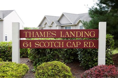 64 Scotch Cap Rd, Quaker Hill CT  06375-1431 exterior