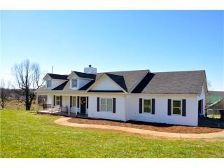4307 Leafview Dr, Gillsville, GA 30543-3035