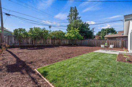 1335 Dunnock Way, Sunnyvale CA  94087-3441 exterior