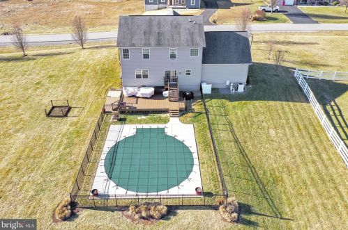 67 Tinning Ct, Hedgesville WV 25427-7367 exterior