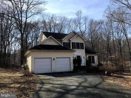 13079 Wilt Store Rd, Leesburg, VA 20176-5328