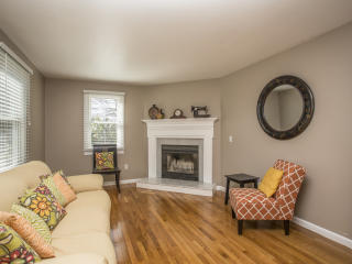 23 Joshua Ter, Portsmouth, RI 02871-2438