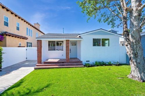 5036 136th St, Hawthorne, CA 90250-5636