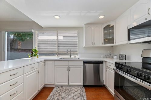 9850 Mcnicholl Dr, Riverside CA  92503-5521 exterior