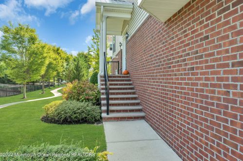 333 Princeton Ct, Tinton Falls NJ  07702-4058 exterior