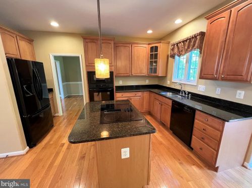 6109 Hawser Dr, Owens, VA 22485-2436