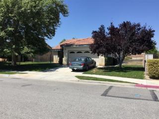 1001 Corwin Pl, Hemet, CA 92544-1810