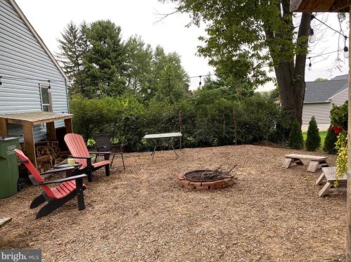 417 Lampeter Rd, Lancaster PA 17602-1717 exterior