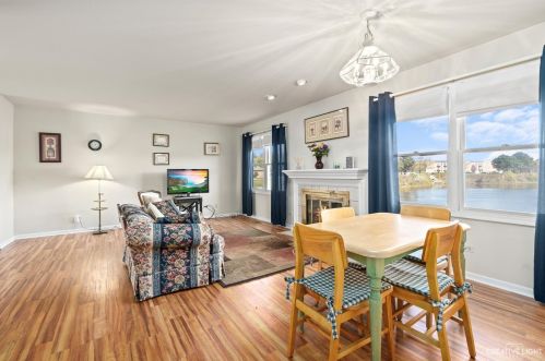 791 Daybreak Ln, Carol Stream IL  60188-3614 exterior