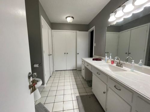 717 Kingsbridge Dr, Garland TX 75040-3515 exterior