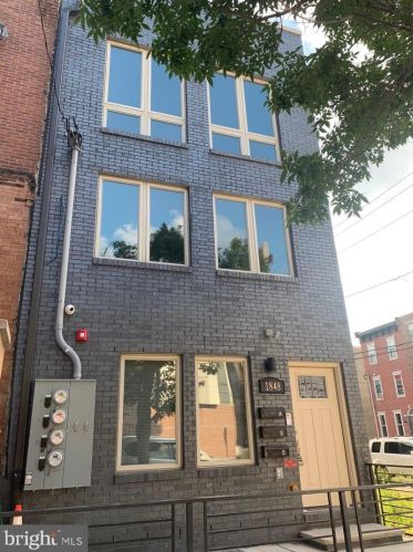 1848 19th St, Philadelphia, PA 19145-2034
