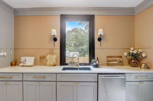 166 Lindbergh Dr, Atlanta GA  30305-3729 exterior
