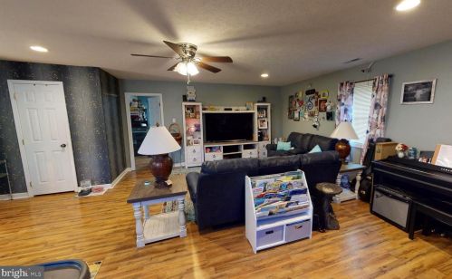 3332 Mountain Rd, Wardensville WV 26851-8279 exterior