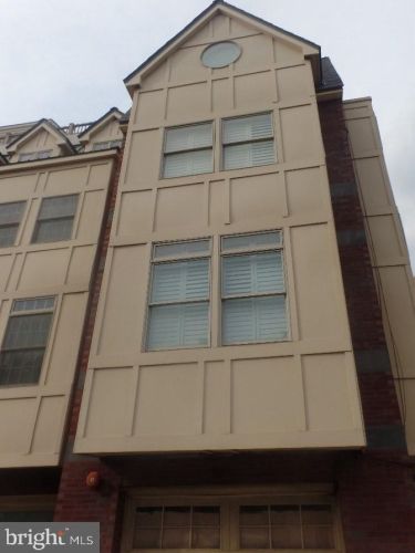 1031 Christian St, Philadelphia, PA 19147-3736