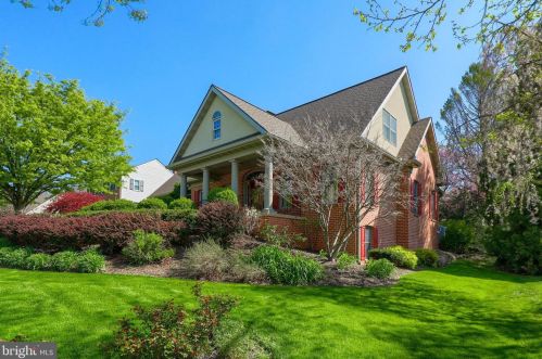1286 Belle Meade Dr, Lancaster, PA 17601-5072