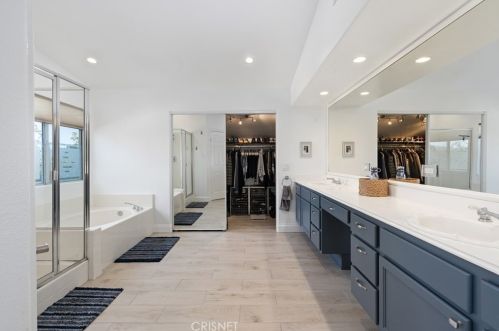 1349 Fitzgerald Rd, Simi Valley CA  93065-4480 exterior