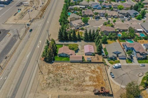 1803 Chrisman Rd, Tracy, CA 95304-7008