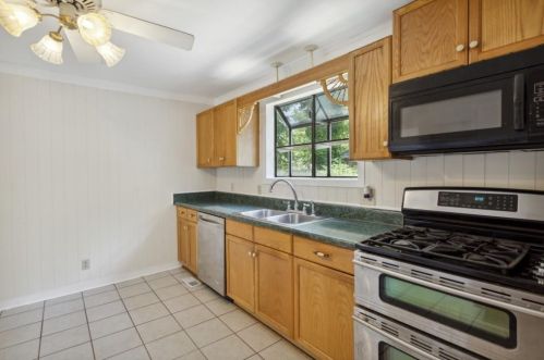3180 Harris Dr, Atlanta GA  30344-4403 exterior