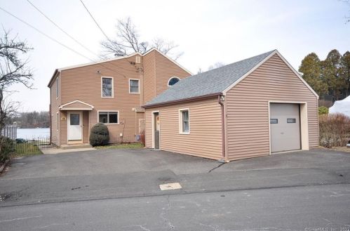 26 Birch St, Waterbury, CT 06704-3806