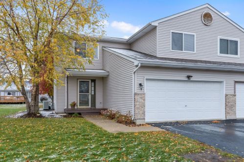 330 Warren St, Somonauk, IL 60552-3185