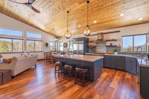 14574 Wolfgang Rd, Truckee CA  96161-6905 exterior
