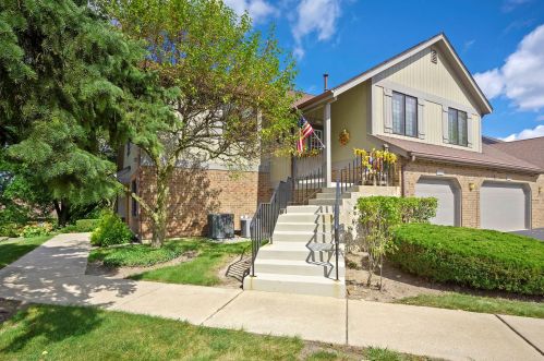 7918 Oak Knoll Ln, Palos Heights, IL 60463-2740