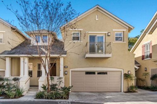 61 Burlingame, Irvine CA  92602-1004 exterior