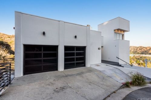 1652 Gladys Dr, Glendale, CA 91206-1616