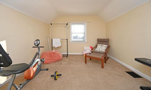 221 Harvest Ln, Cincinnati OH exterior