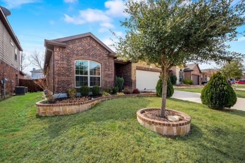 1724 Kachina Lodge Rd, Fort Worth TX  76131 exterior