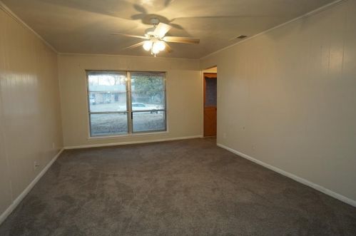 306 Glen Oaks Rd, Bonham, TX 75418-2704