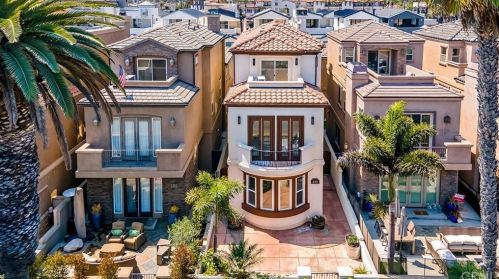 311 2nd St, Huntington Beach, CA 92648-5105