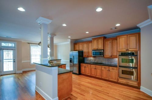 7880 Glisten Ave, Atlanta GA  30328-2465 exterior