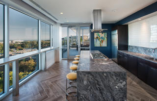 1947 Uhle St, Arlington VA  22201-3652 exterior