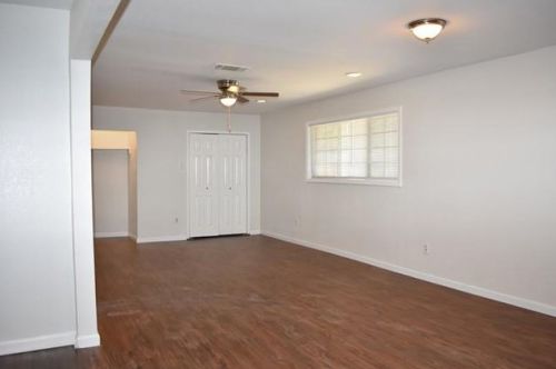 7129 Robinhood Ln, Fort Worth TX  76112-5719 exterior