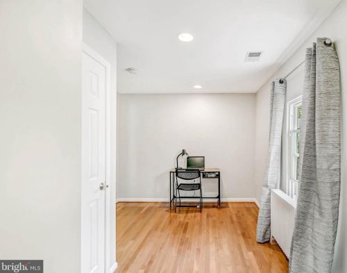 9111 Louis Ave, Silver Spring MD  20910-2129 exterior