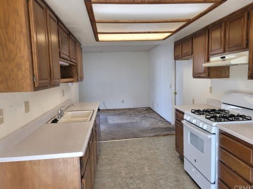 1745 Eastview Pl, Lake Nacimiento, CA 93446-4315