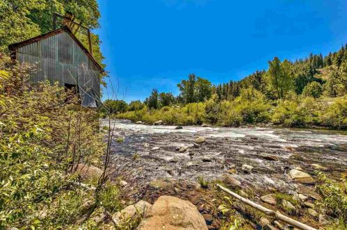 10199 River St, Truckee CA  96161-0535 exterior