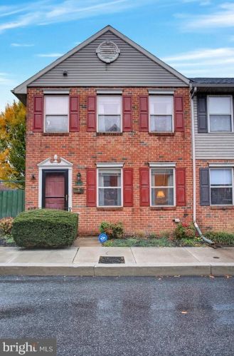 1422 Fulton St, Harrisburg, PA 17102-1625