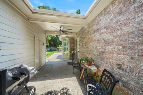 28 Wedgewood Blvd, Conroe TX  77304-1349 exterior