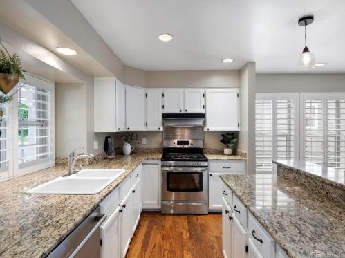 7462 Monaco St, Englewood CO  80112-1302 exterior