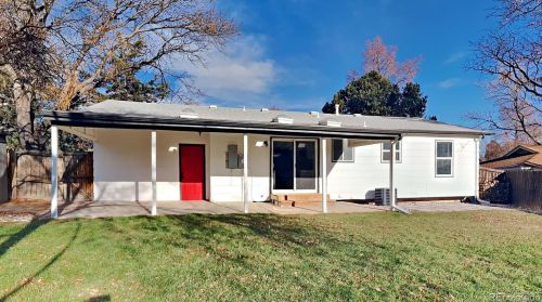 15562 Gunnison Pl, Denver, CO 80017-5012