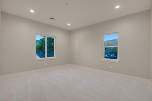 1709 Golden Hills Dr, Milpitas CA 95035-5002 exterior