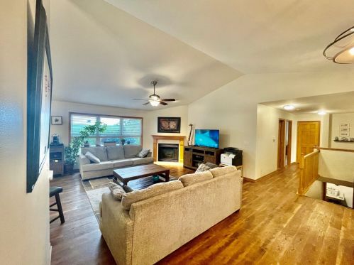 1172 Arneita St, Sycamore IL  60178-1125 exterior