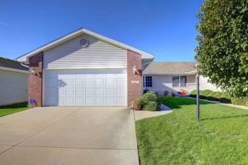 1313 Cobblestone Way, Champaign, IL 61822-2069