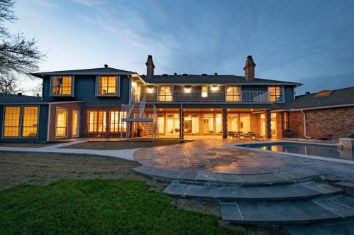 2817 Country Vly Rd, Garland TX  75041-2130 exterior