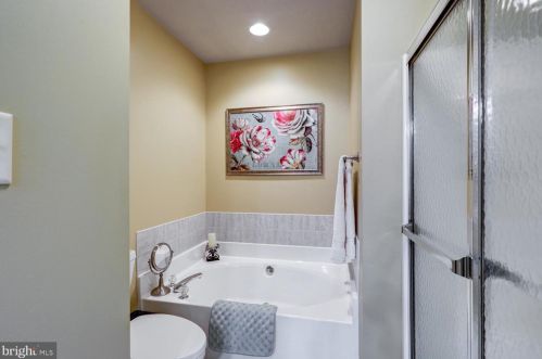 14 Red Leaf Ln, Lancaster PA  17602-7000 exterior